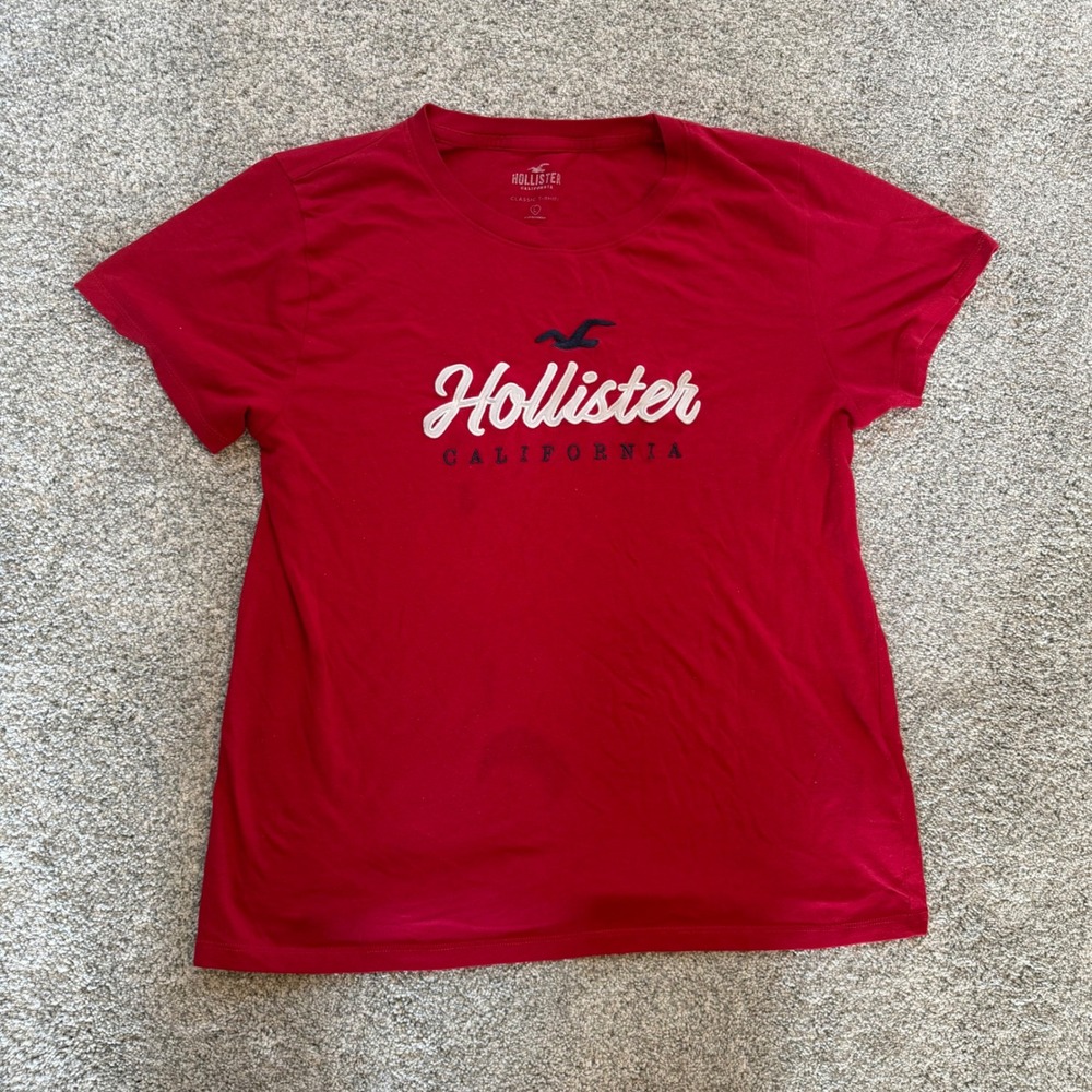 Y2K Hollister California Classic Logo T-Shirt Red Short Sleeve Embroidered Large